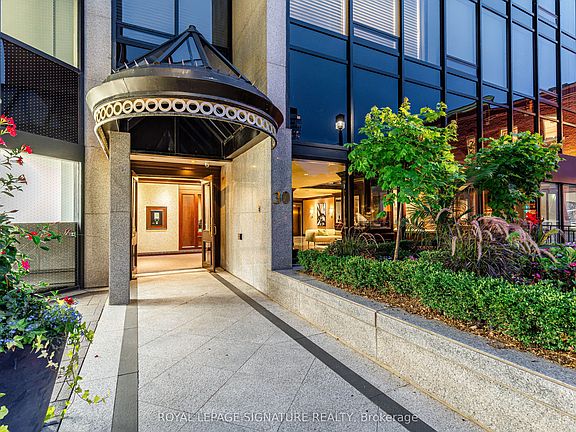 4th image of 30 Wellington St E #2202