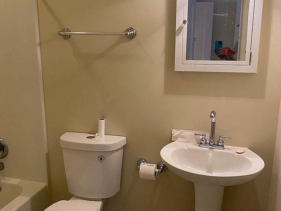 2nd image of 108 McRee St