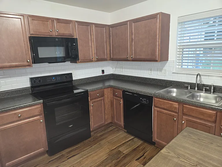 6522 Ashebrooke Dr — Photo 34