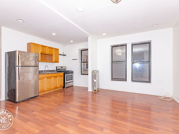 4th image of 560 Lincoln Pl #Ll