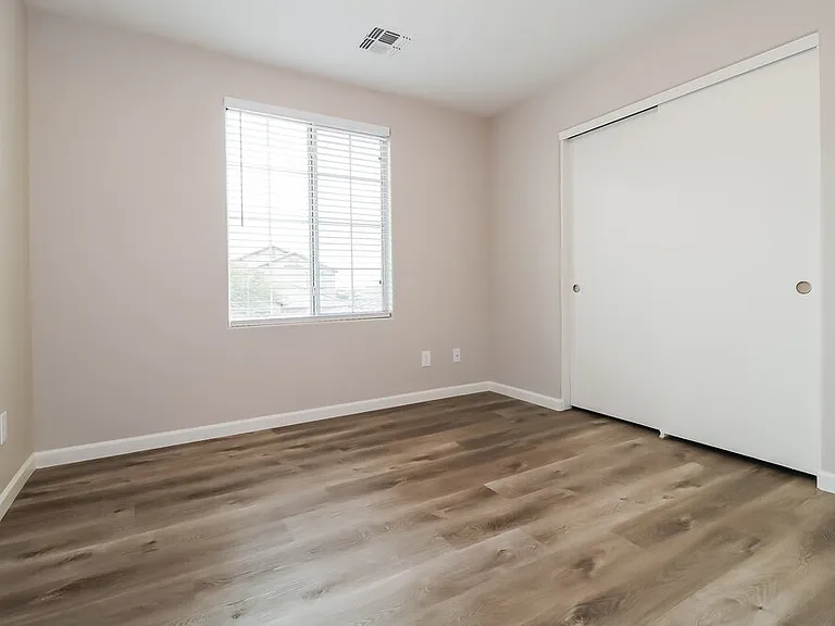 24254 W Desert Bloom St — Photo 15