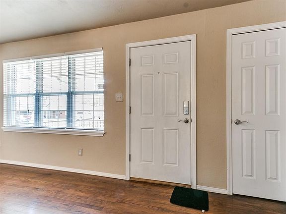 3rd image of 4444 Woodedge Dr