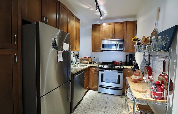 Rented by Julianna Realty Corp | media 6