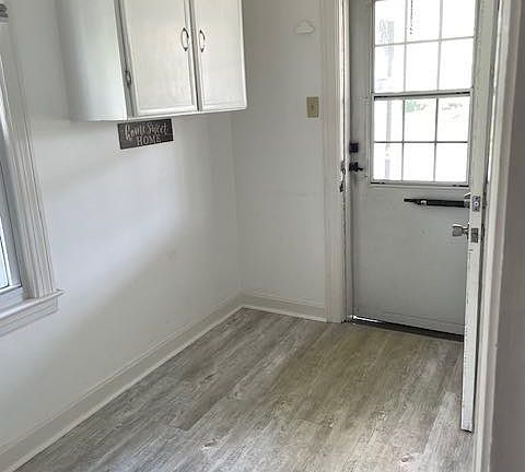 3rd image of 1714 Kirby Dr