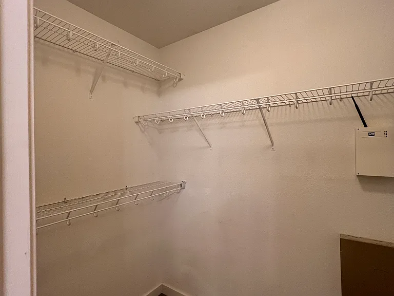 Master Bath Walk In Closet
