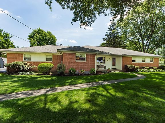 3rd image of 25 Lakeland Ct SW