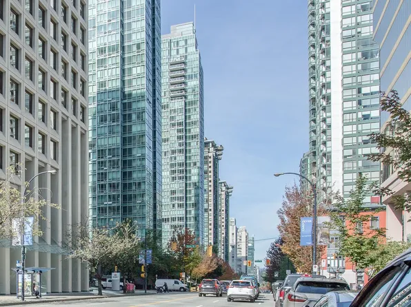 1288 Georgia St W Penthouse 2, Vancouver, BC V6E 4R3