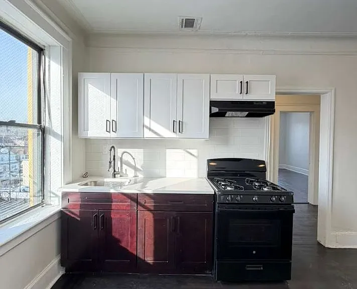 1002 S Orange Ave #2 — Photo 3