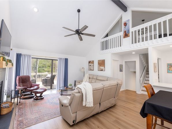 204 Harbor Cove Dr, Salem, SC 29676