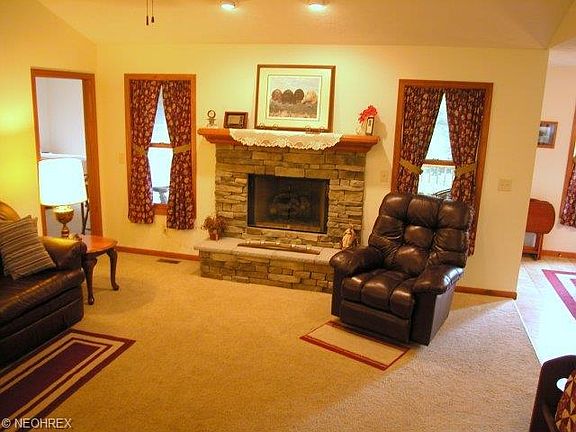 4th image of 1358 Stratford Way