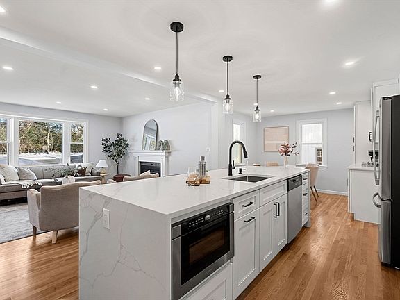 2nd image of 378 Linebrook Rd