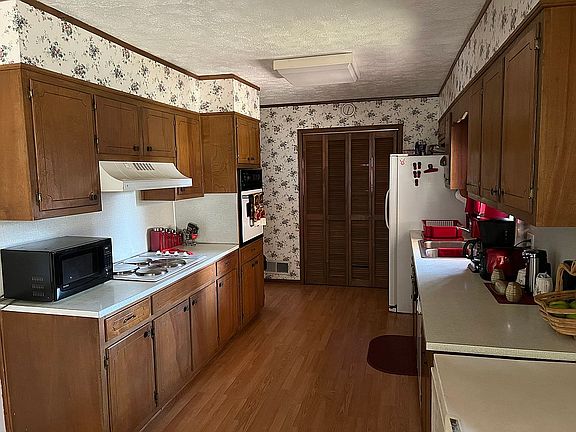 5th image of 721 Bluebird Dr SE