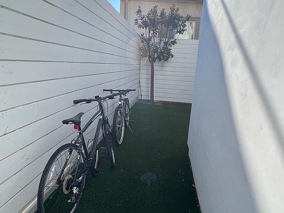 5th image of 429 N Lomita St