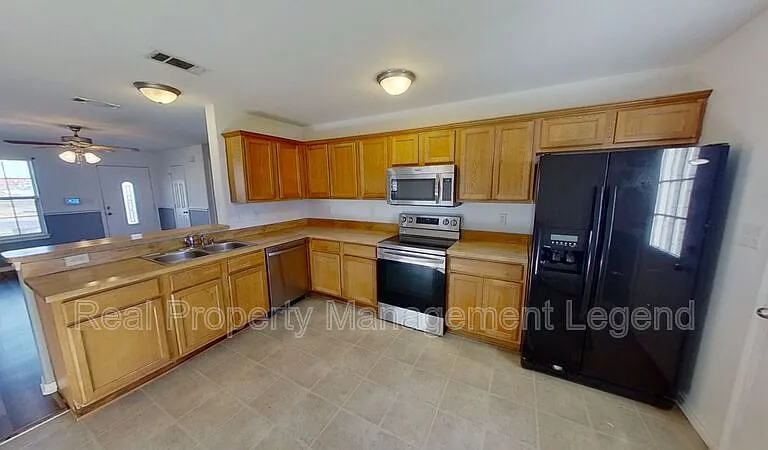 1614 S Montgomery St — Photo 7