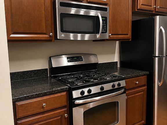 2nd image of 1024 Havenbrook Dr