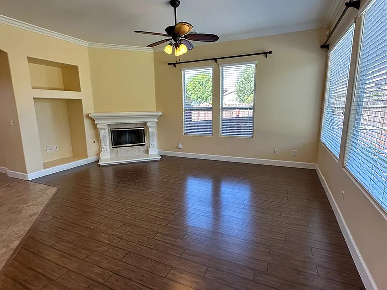 768 Quincy Ave — Photo 8