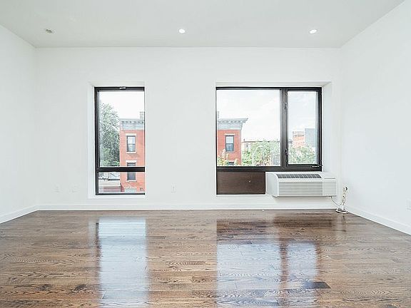 3rd image of 338 Tompkins Ave
