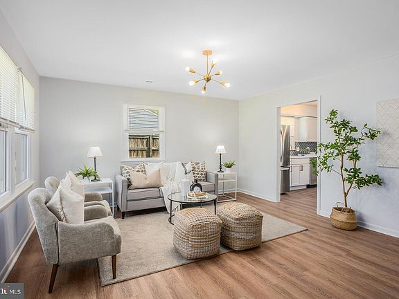 3rd image of 300 Talbot Rd