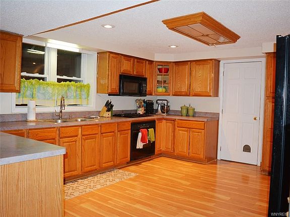 2nd image of 24 Hirschfield Dr