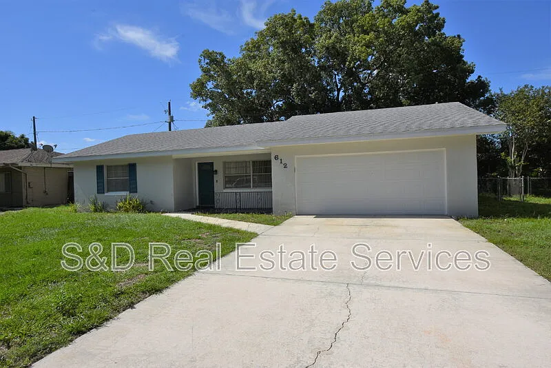 2 bed, 1.0 bath, 973 sqft, $1,460 — Photo 2