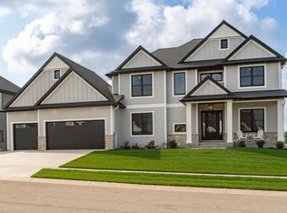 2764 Scenic Point Dr SW, Rochester, MN 55902