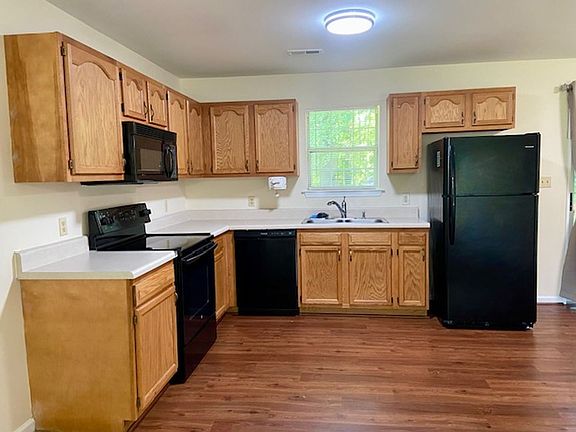 5th image of 133 Howard Dr