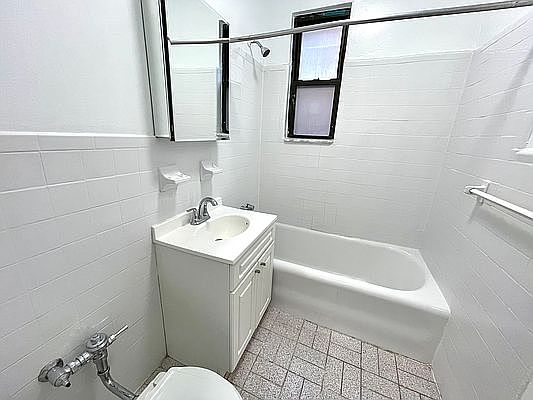 5th image of 2311 Broadway APT 1F