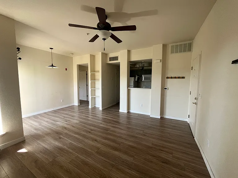 900 Bitner Rd #E35 — Photo 2