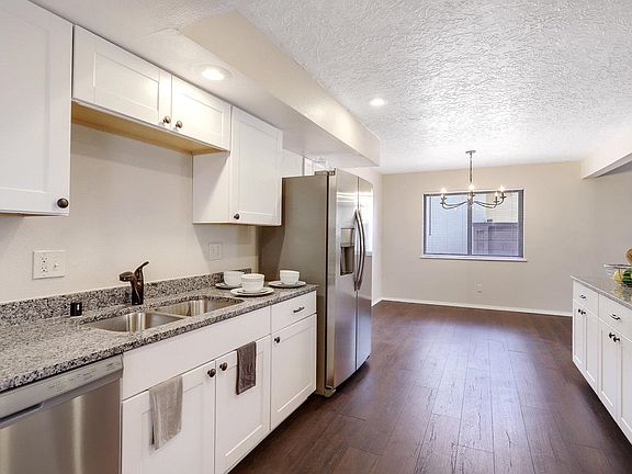3rd image of 3252 Louraine St