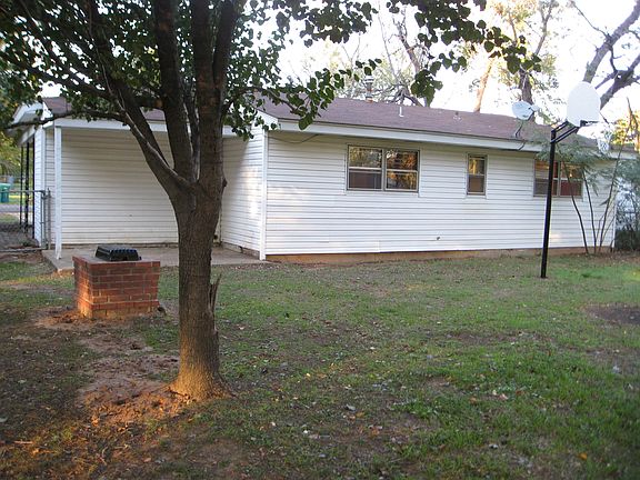 2nd image of 1008 E G St