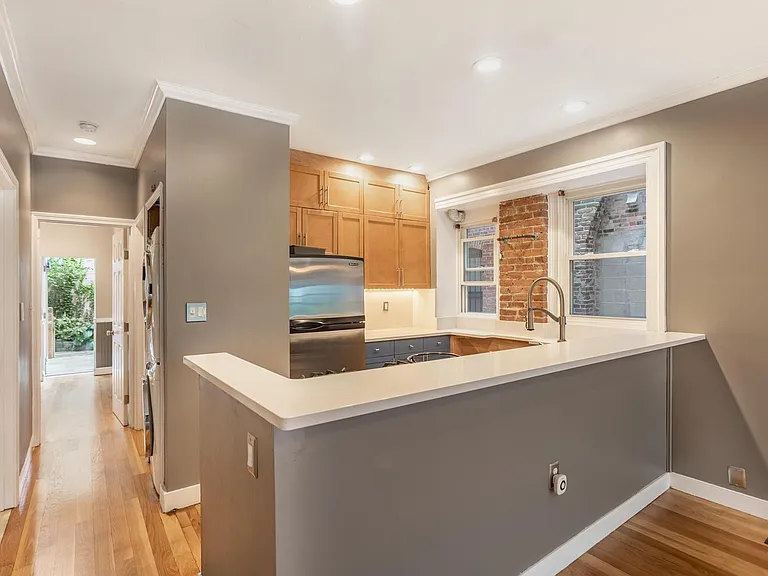 99 Cedar St #1 — Photo 4