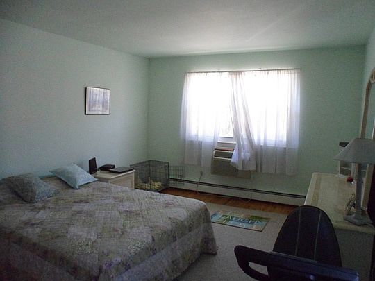 4th image of 3223 Wilshire Ln
