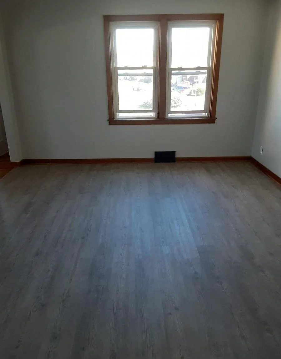 3 bed, 1.5 bath, 1433 sqft, $1,200 — Photo 4