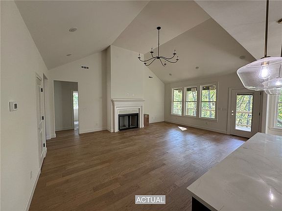 4th image of 53 Reighton Dr
