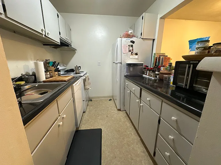 University Park Apartments near Cornell University — Photo 74