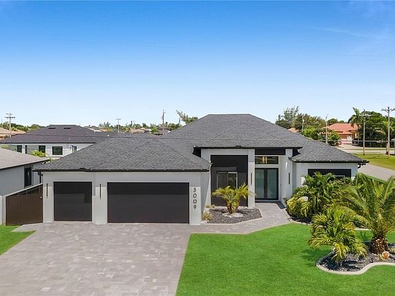 3rd image of 3009 SW 16th Place Cpe