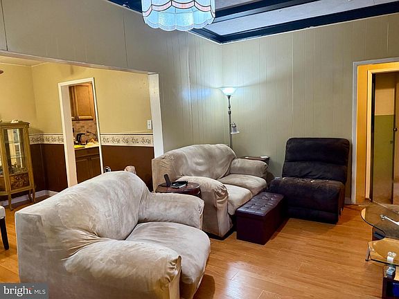 4th image of 4 Pine Ln
