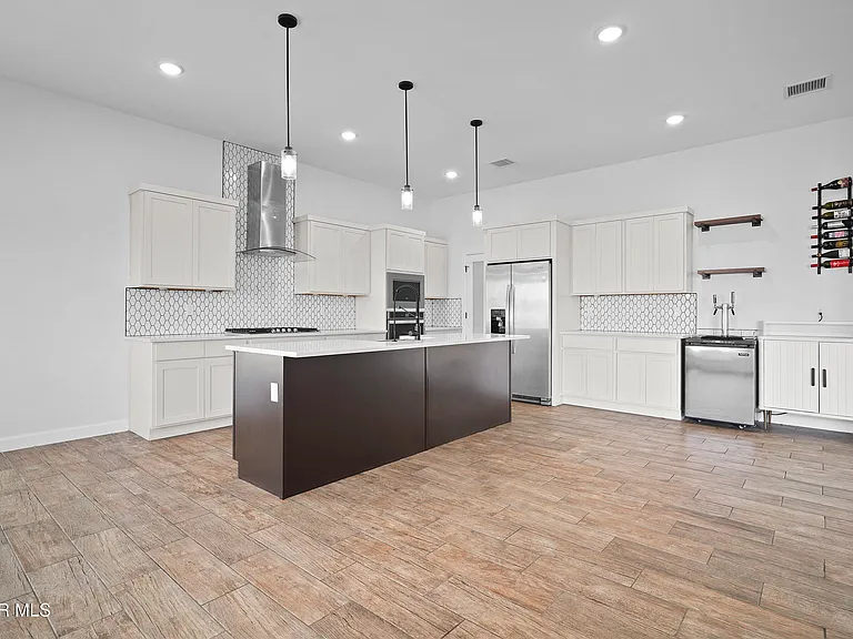 979 Airship Pl — Photo 18