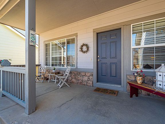 3rd image of 539 Abbey Dr