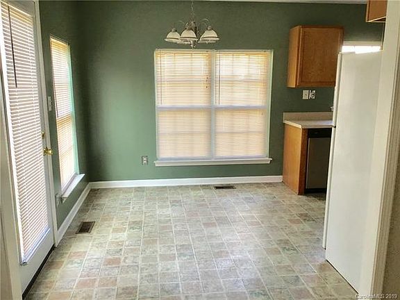 5th image of 108 Whistling Pines Dr