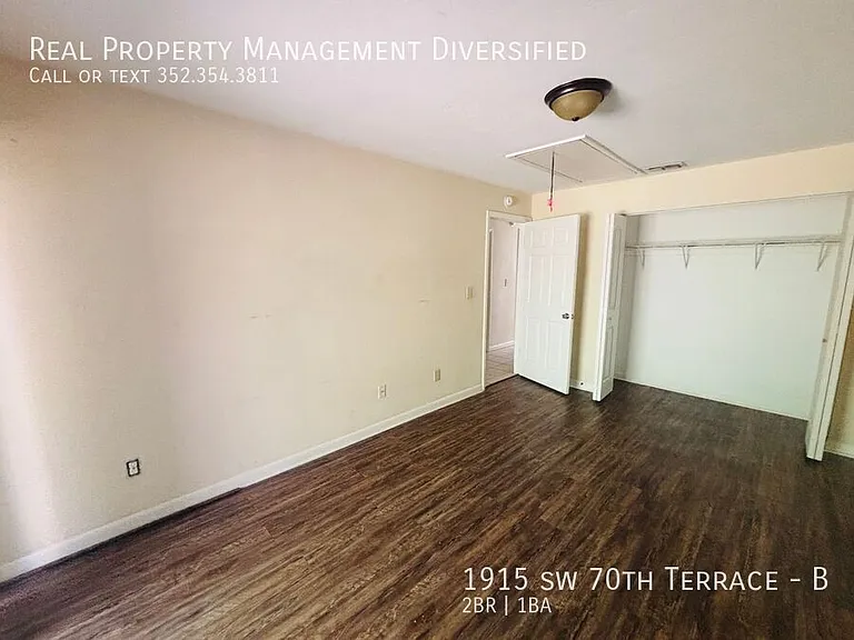 1915 SW 70th Ter #B — Photo 9