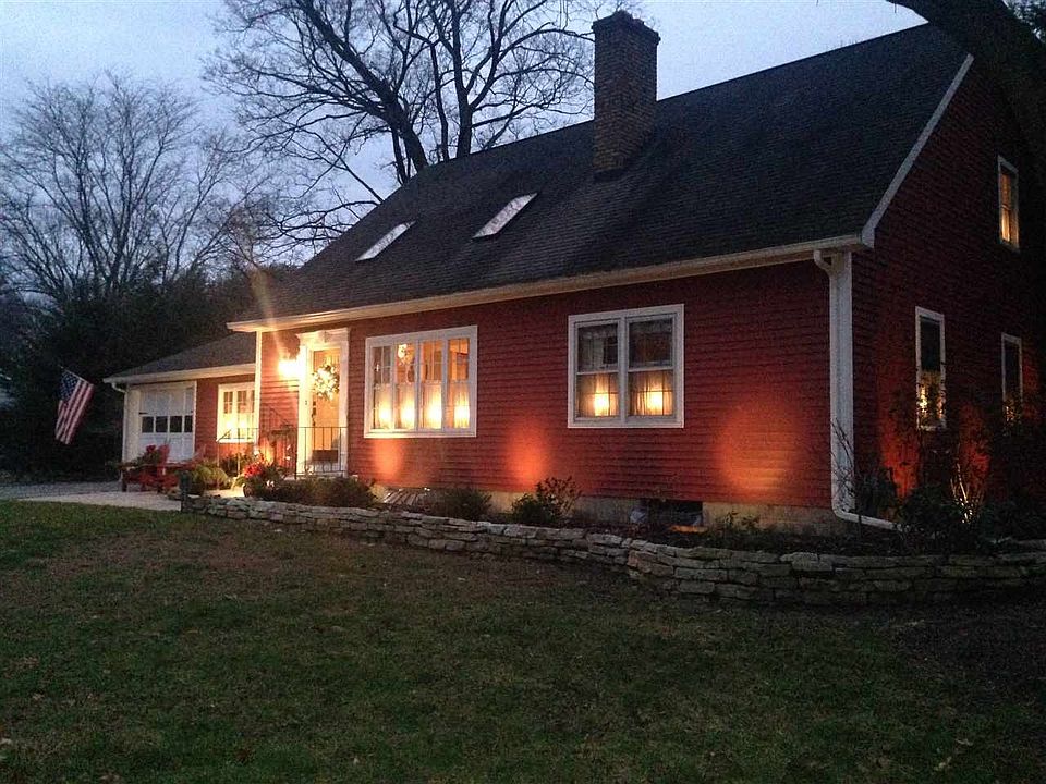 1st image of 11 Springwood Dr