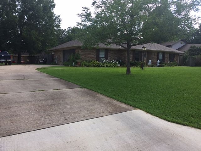 1st image of 1 Woodfern Ln