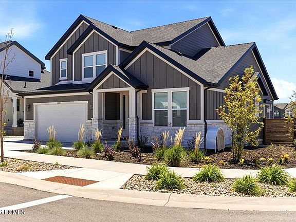 3rd image of 1352 Snowberry Cir