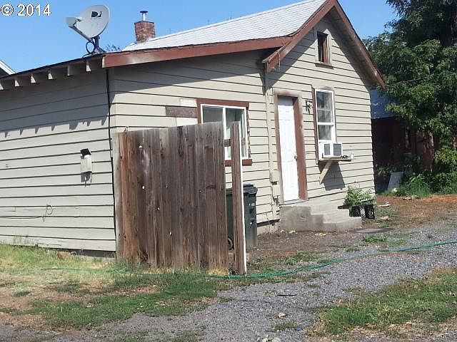 2nd image of 225 SE 4th St
