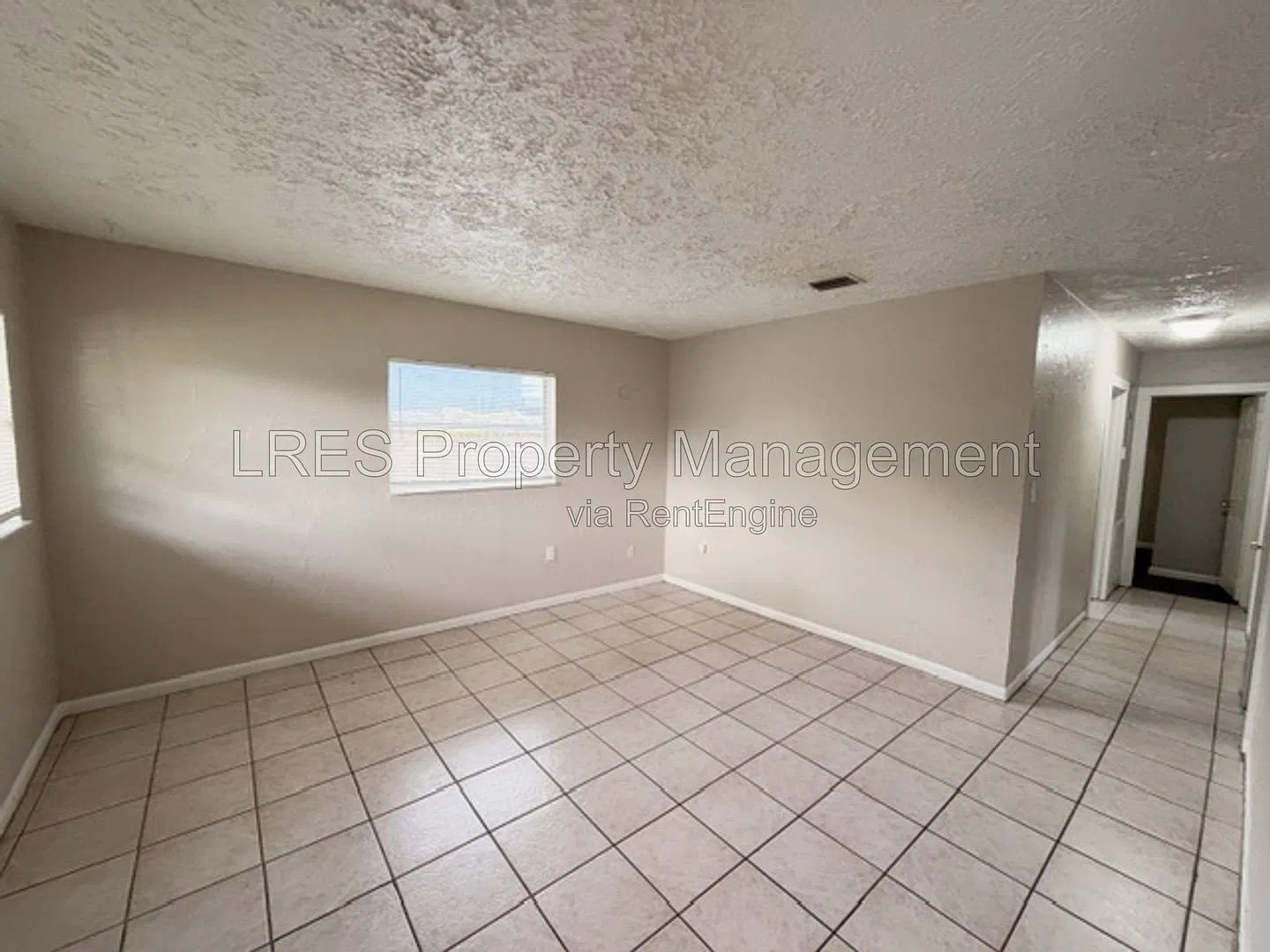 3 bed, 1.5 bath, 1445 sqft, $1,925 — Photo 3