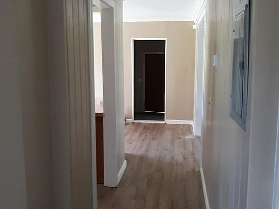 5th image of 4922 Hensey Ave