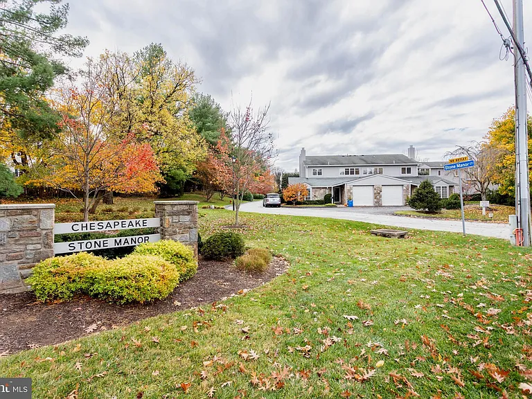 22 Stone Manor Ct #22 — Photo 32