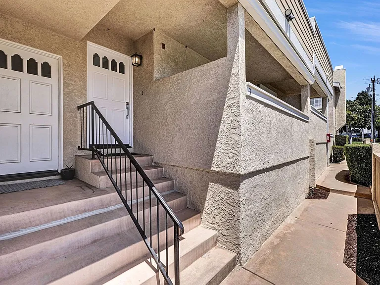 203 N Lucia Ave #3 — Photo 2