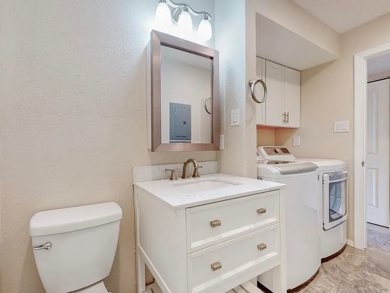 609 Grecian Ln NW — Photo 11
